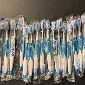 New- Set of 20 Toothbrushes